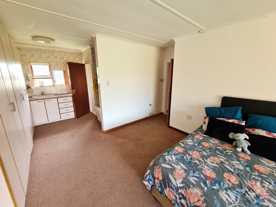 2 Bedroom Property for Sale in Noorsekloof Eastern Cape